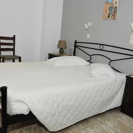 Anessis 3* Fira (Santorini)