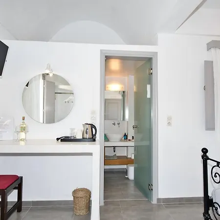 Anessis 3* Fira (Santorini)