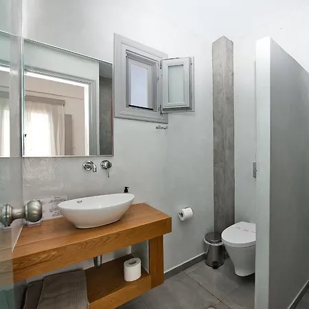 Anessis 3* Fira (Santorini)